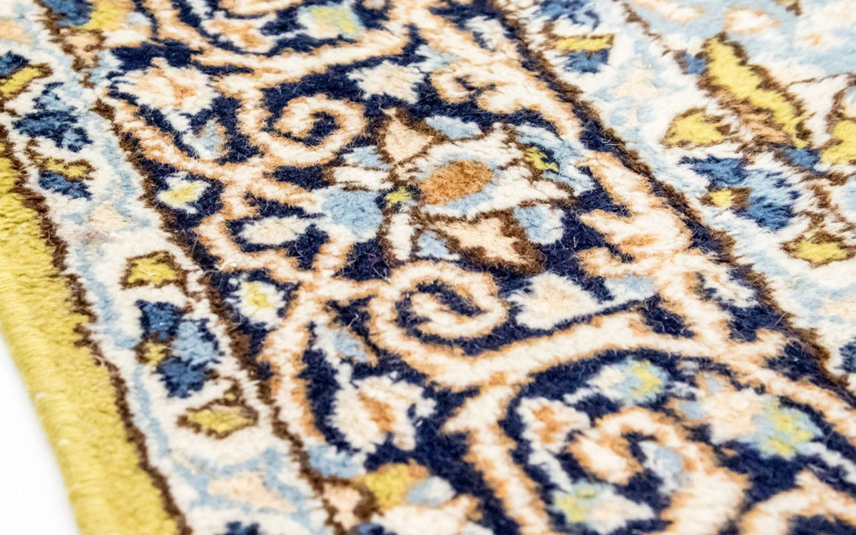 Perzisch tapijt - Nain - Koninklijk - 259 x 151 cm - lichtgroen