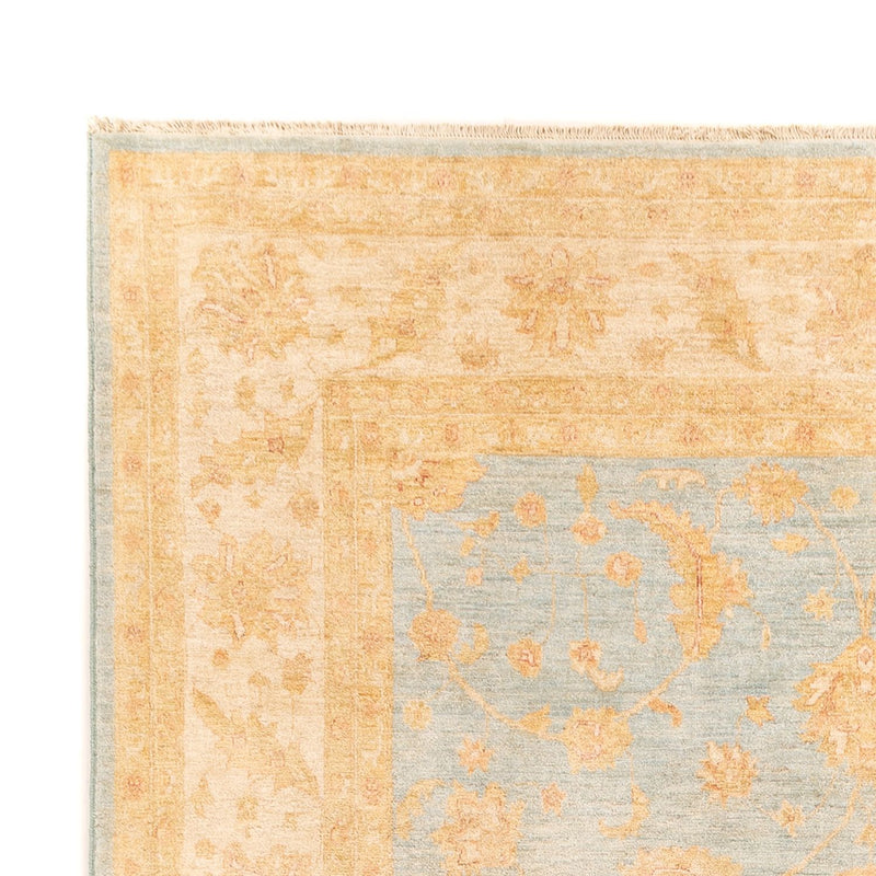 Ziegler tapijt - 342 x 257 cm - lichtblauw