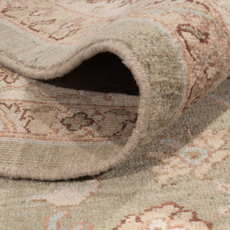 Ziegler tapijt - 306 x 246 cm - olijfgroen