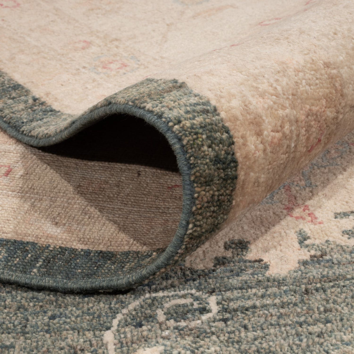 Ziegler tapijt - 392 x 302 cm - mintgroen