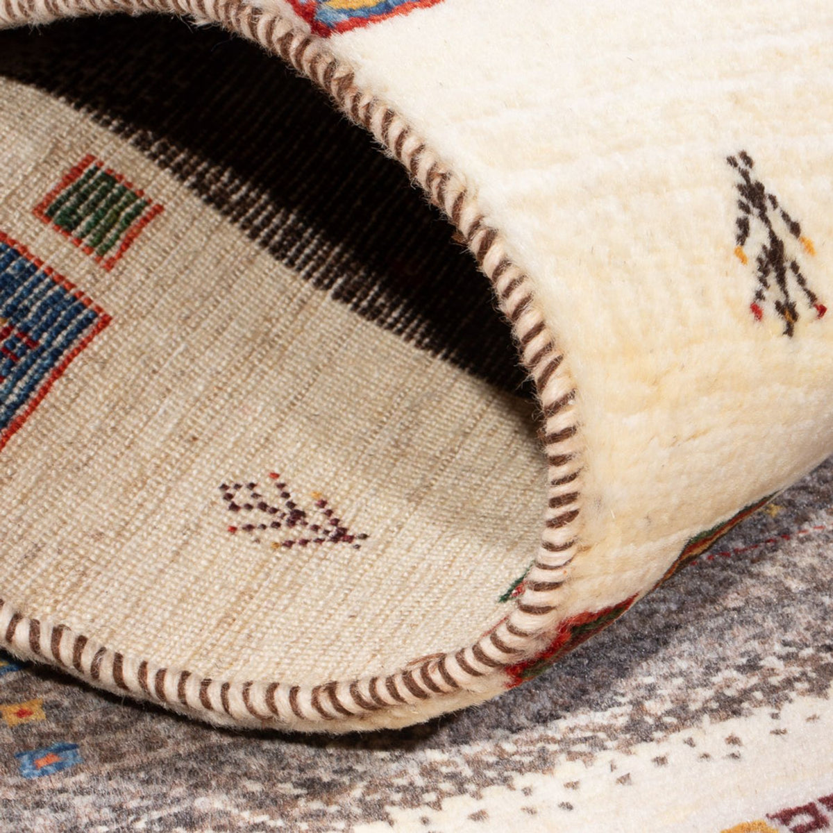 Gabbeh Tapijt - Loribaft Perzisch - 126 x 84 cm - veelkleurig