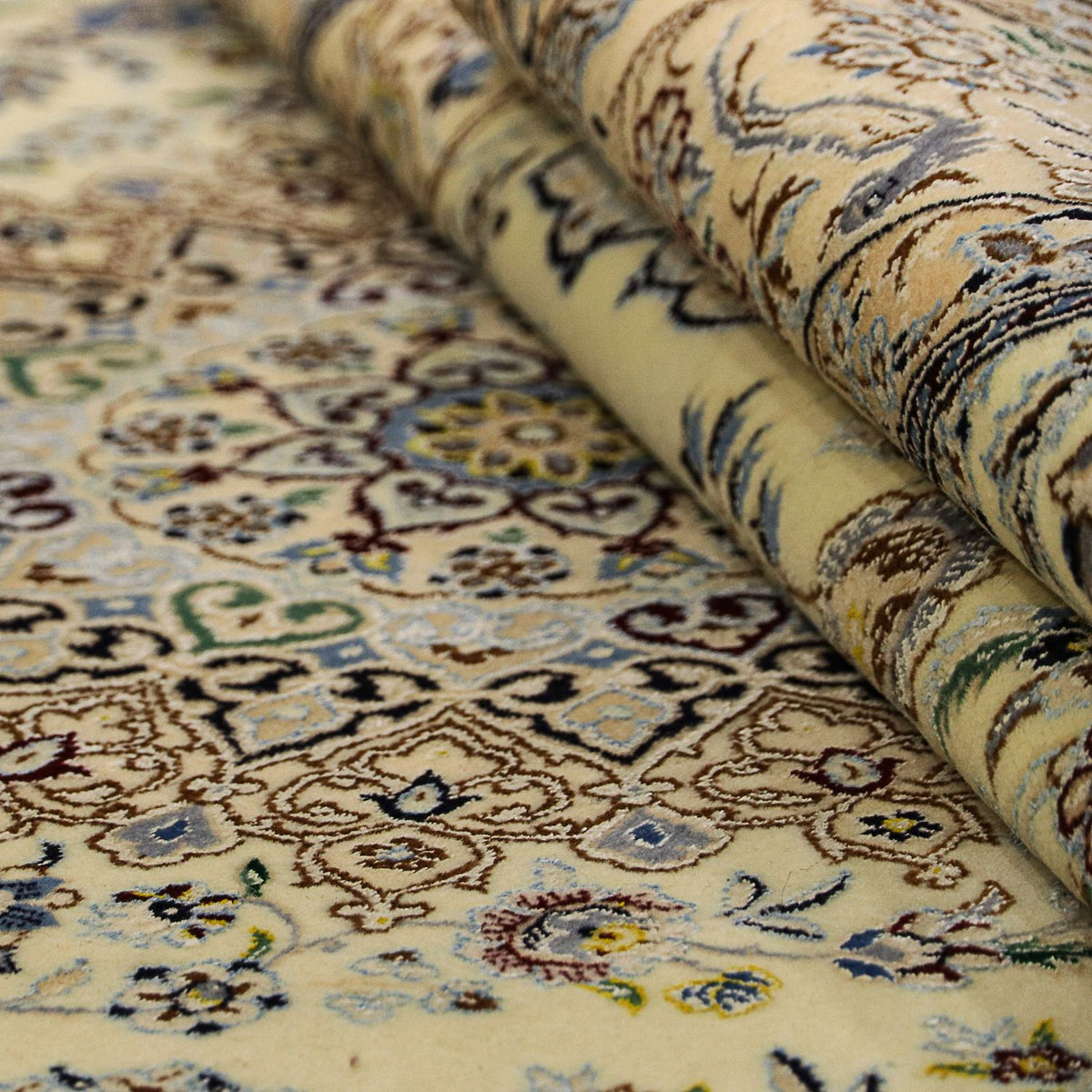 Perzisch tapijt - Nain - Premium - 247 x 154 cm - beige