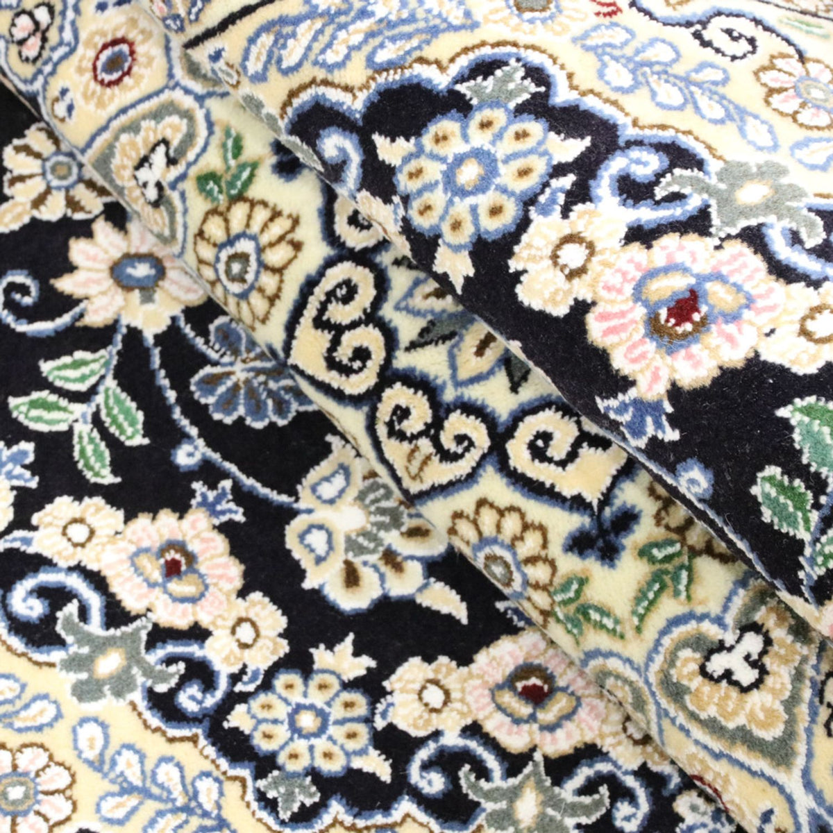 Perzisch tapijt - Nain - Koninklijk - 202 x 132 cm - donkerblauw