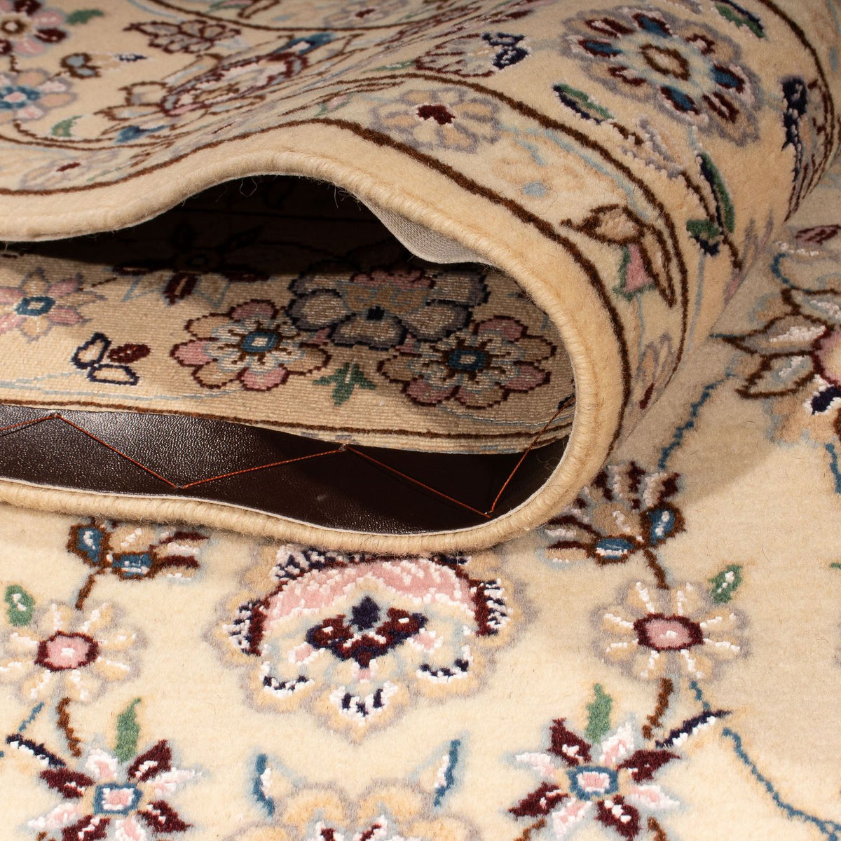 Perzisch tapijt - Nain - Koninklijk - 212 x 132 cm - beige