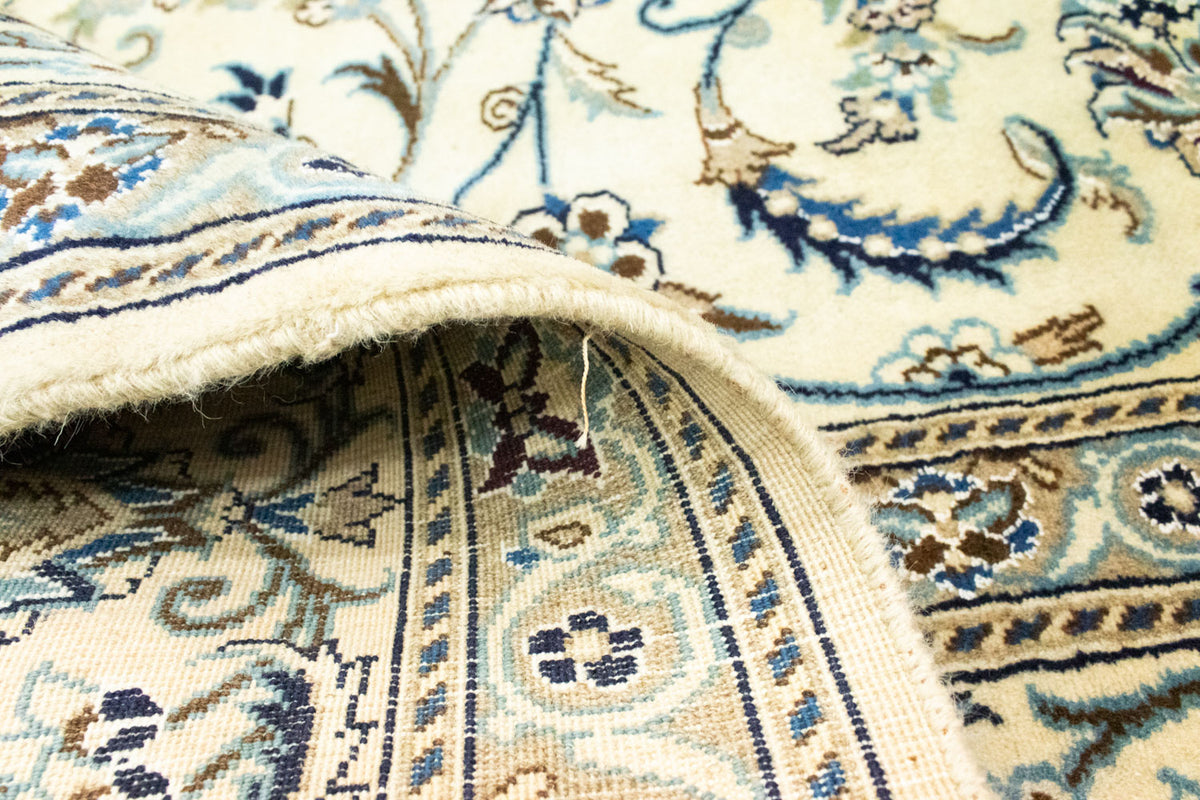 Perzisch tapijt - Nain - 339 x 239 cm - natuurlijk wit