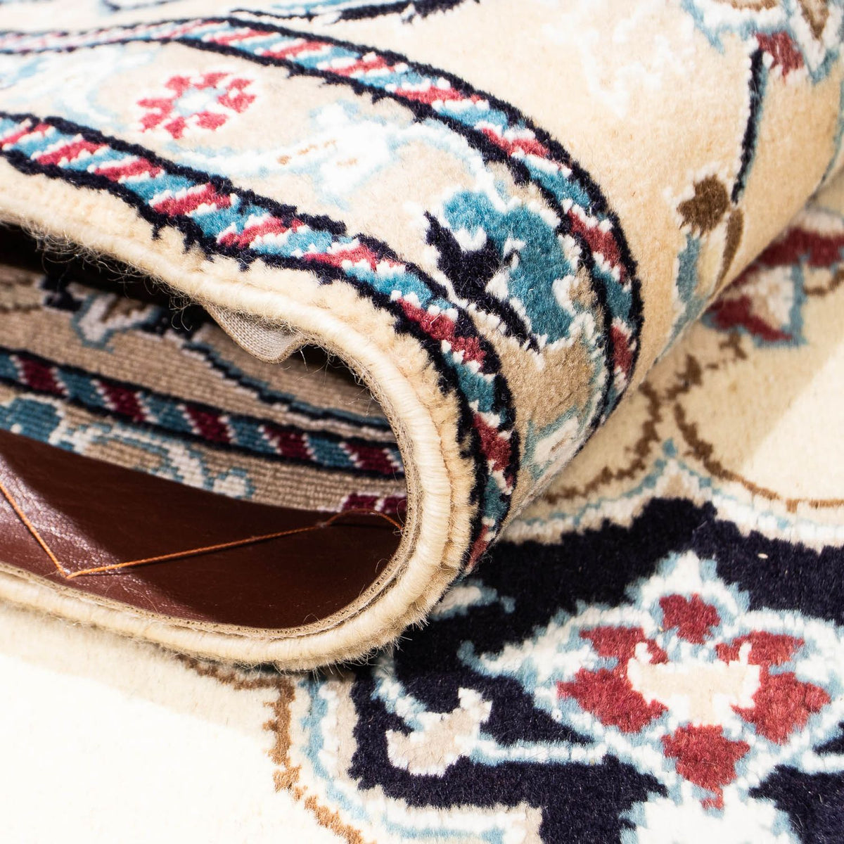 Perzisch tapijt - Nain - Koninklijk - 234 x 163 cm - beige