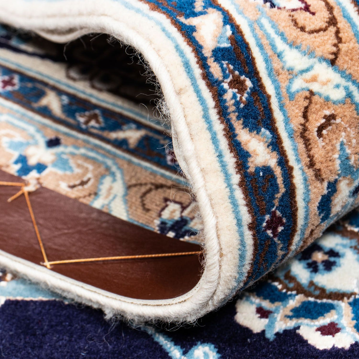 Perzisch tapijt - Nain - Koninklijk - 308 x 208 cm - zwart