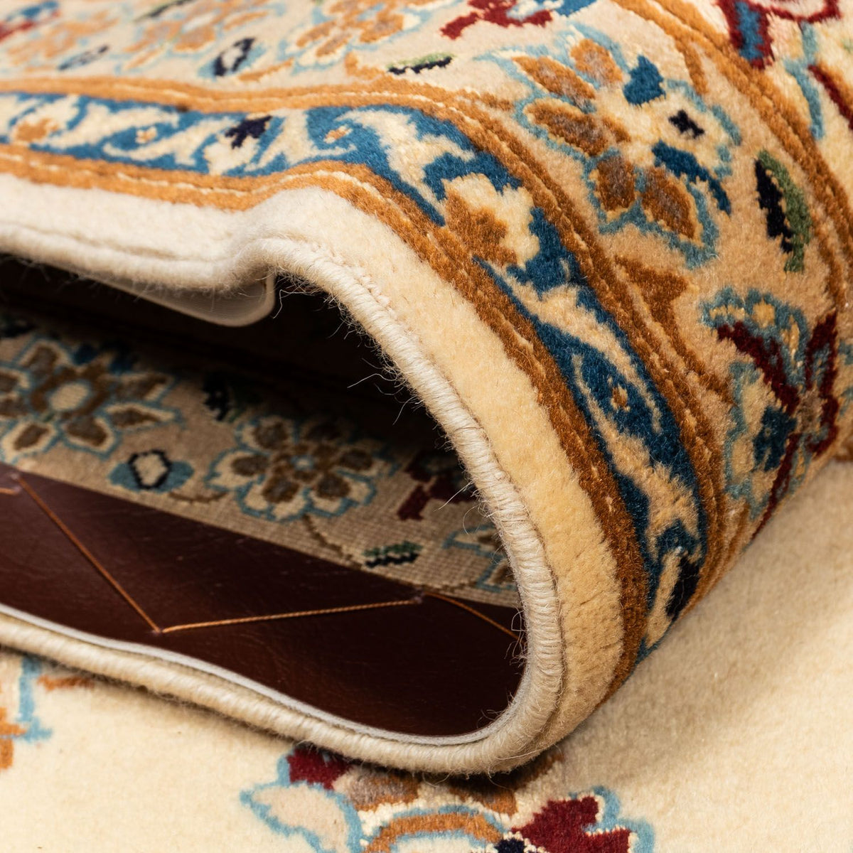 Perzisch tapijt - Nain - 359 x 241 cm - beige