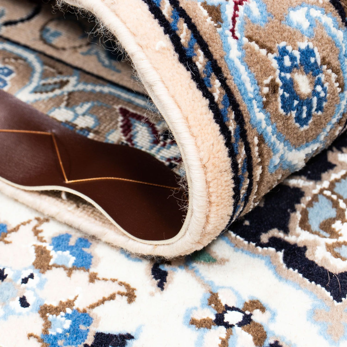 Perzisch tapijt - Nain - Koninklijk - 301 x 203 cm - beige