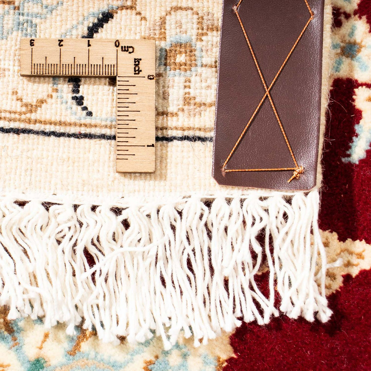 Perzisch tapijt - Nain - Koninklijk - 236 x 157 cm - donkerrood