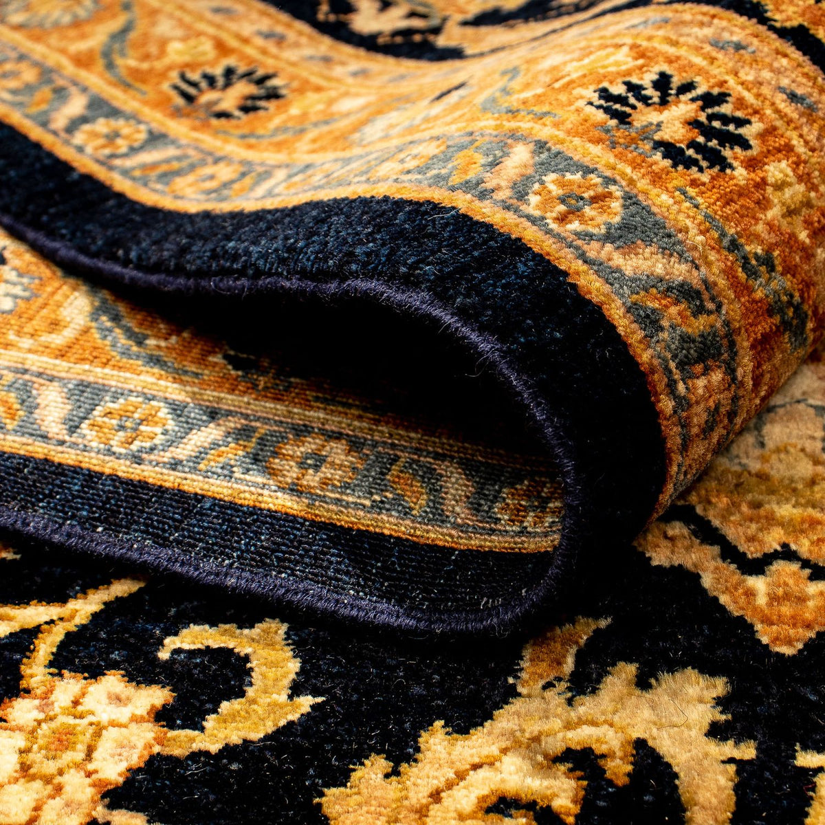 Ziegler tapijt - 344 x 247 cm - goud