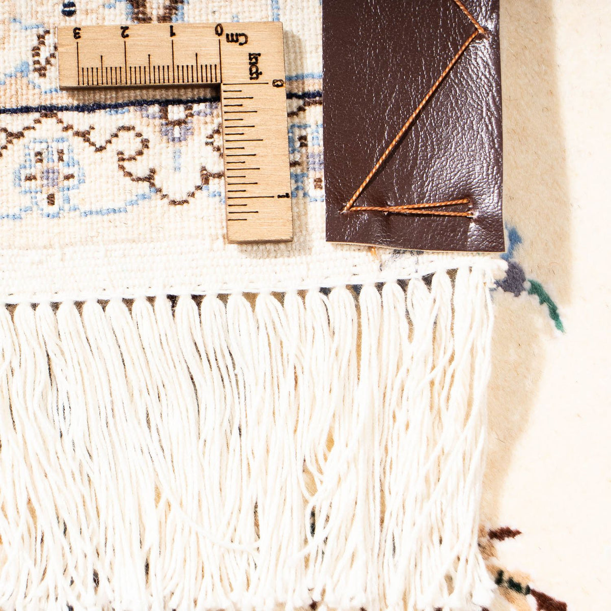 Perzisch tapijt - Nain - Premium - 250 x 155 cm - beige