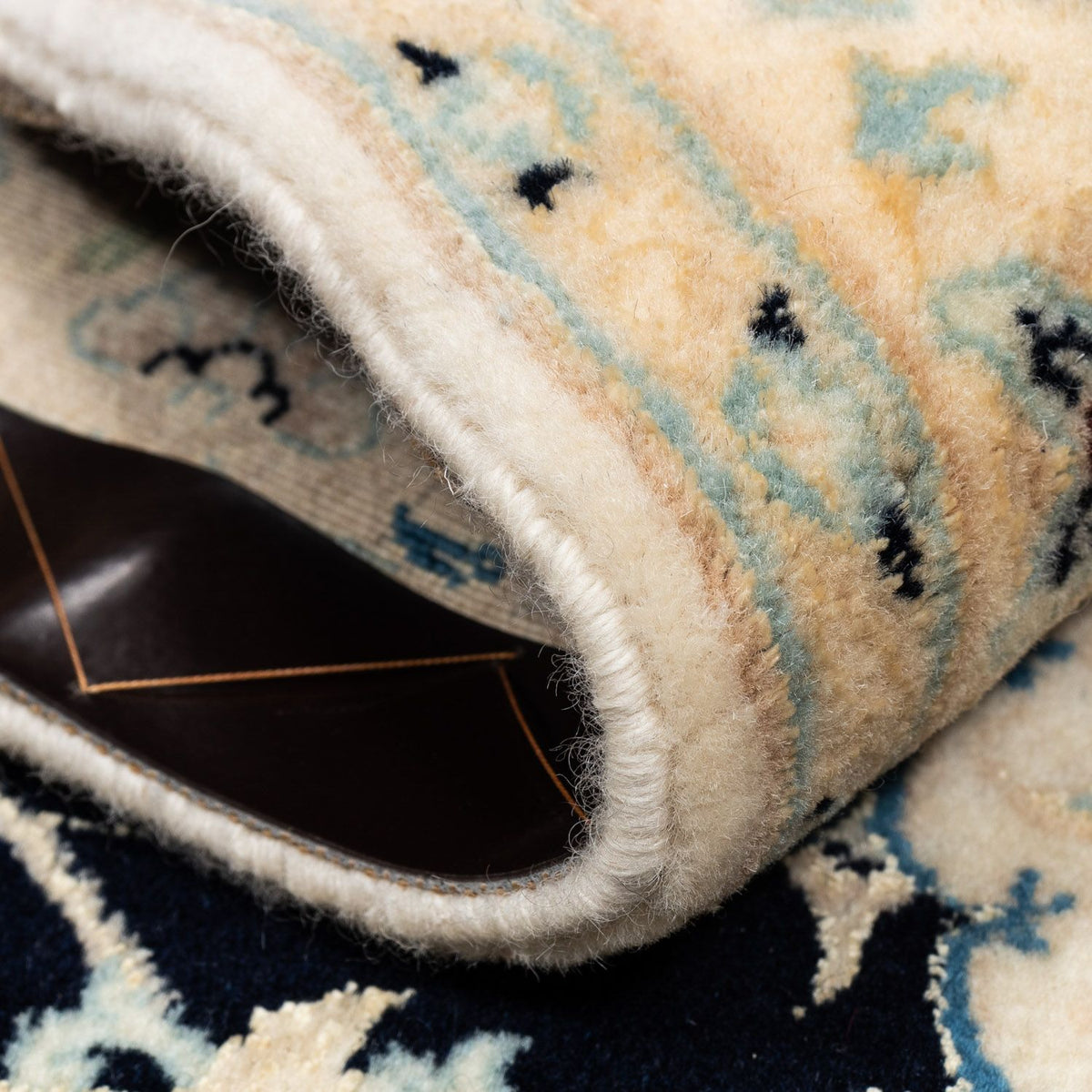 Perzisch tapijt - Nain - Koninklijk - 300 x 247 cm - zwart