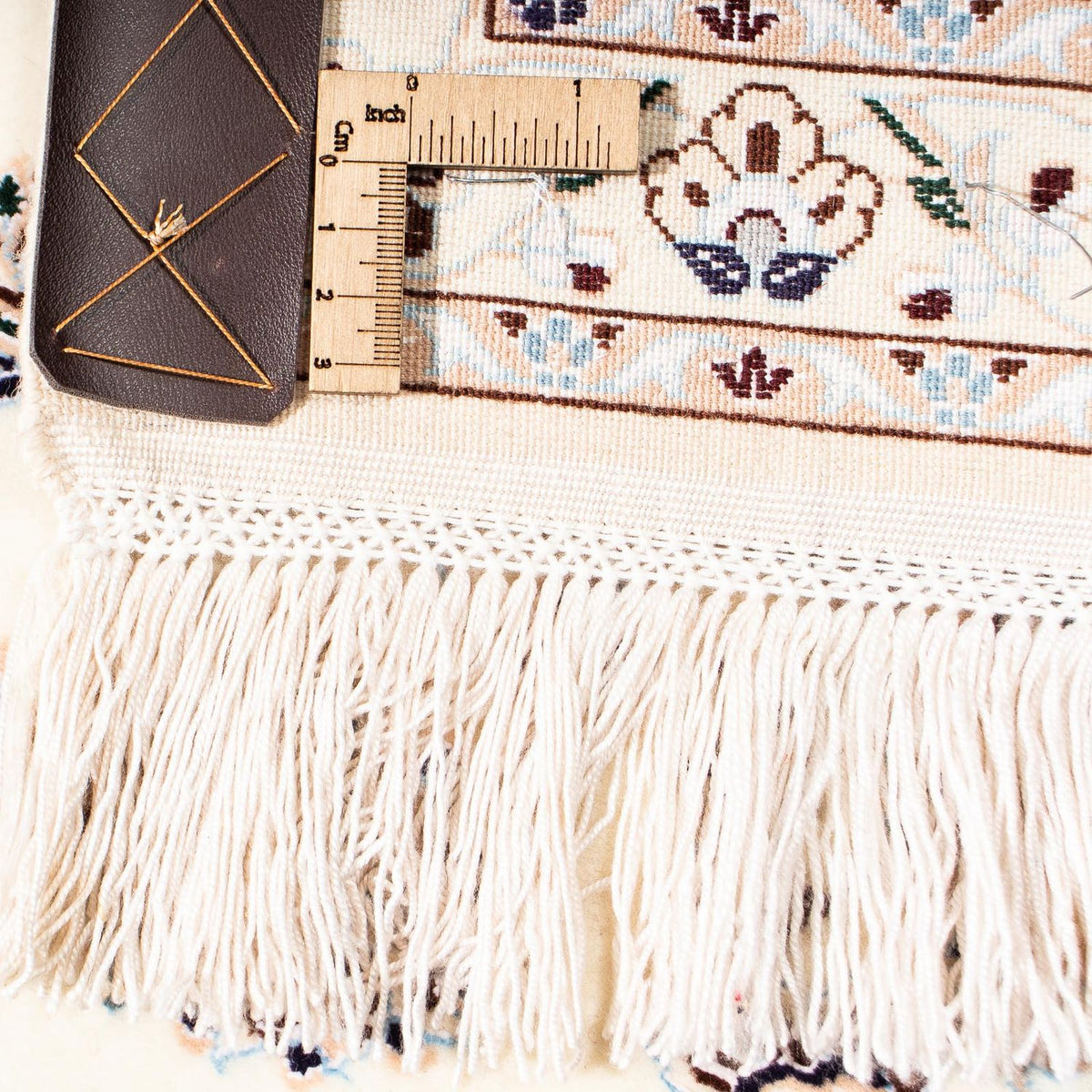 Perzisch tapijt - Nain - Premium - 242 x 161 cm - beige